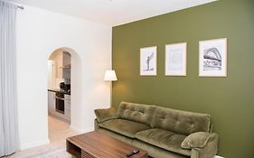Modern City Living, 1Km From The Heart Of Town!